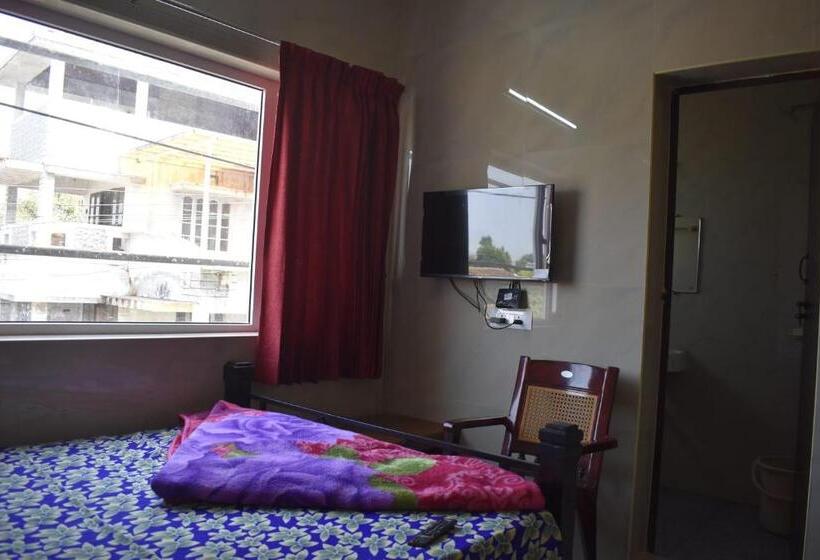 Hotel Sri Nandha Luxury Comforts