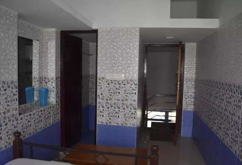 ホテル Sri Nandha Luxury Comforts
