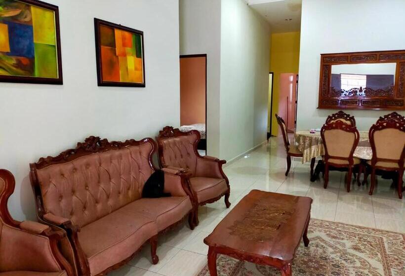 Пансион Homestay Sri Uda A