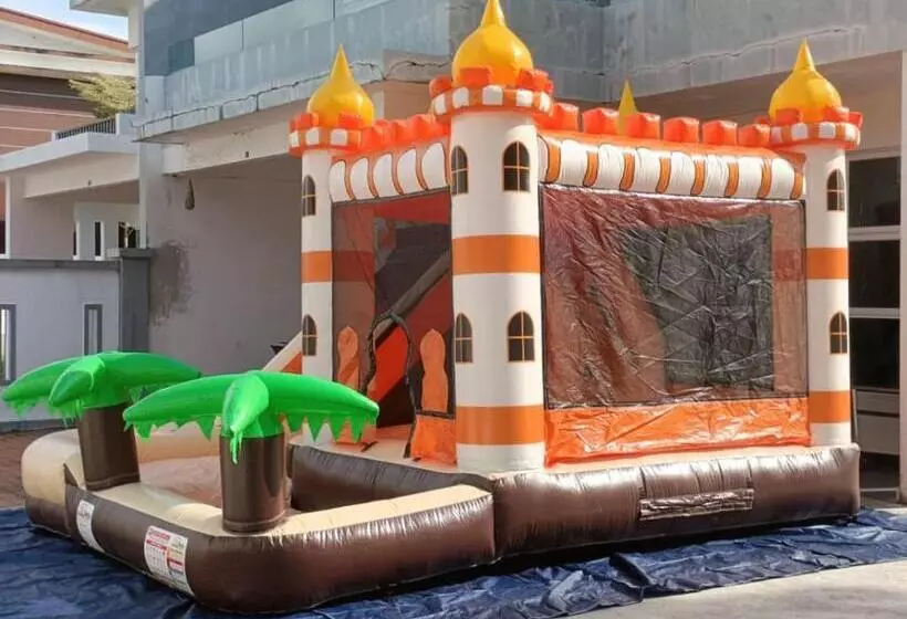 Majatalo Lux Villa 6rm 12 To 22 Pax Wifi Netflix Bbq Steamboat Games Beach Water Park