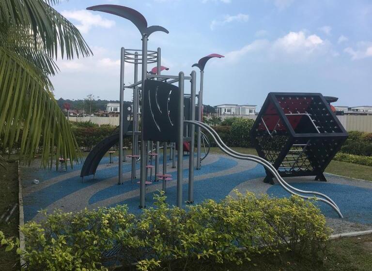 Pensão Lux Villa 6rm 12 To 22 Pax Wifi Netflix Bbq Steamboat Games Beach Water Park