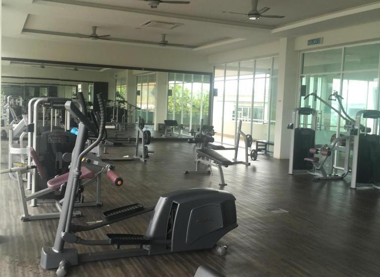 Pensão Lux Villa 6rm 12 To 22 Pax Wifi Netflix Bbq Steamboat Games Beach Water Park