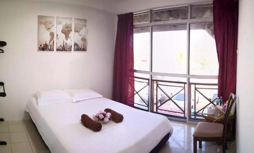 Majatalo Riverbank Dungun Guesthouse & Cafe