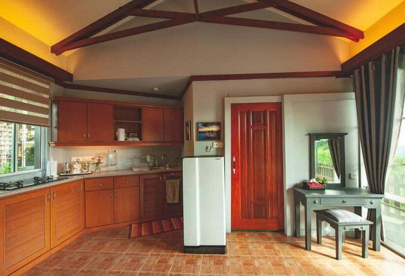 Sinurambi Bed & Breakfast   Mills Residence