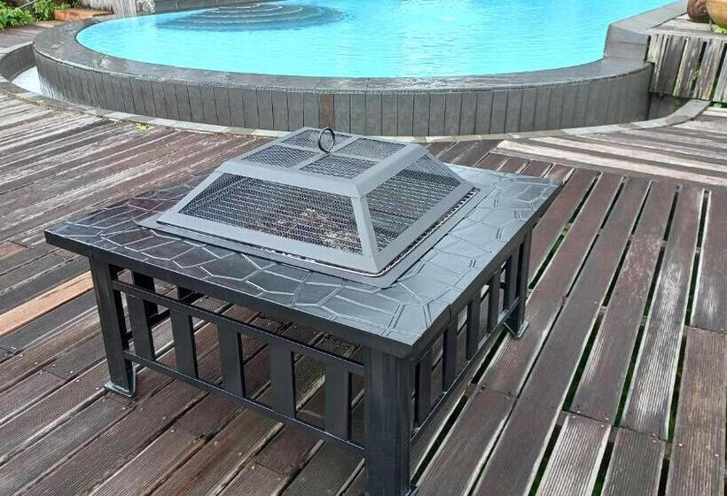 Sinurambi Bed & Breakfast   Mills Residence