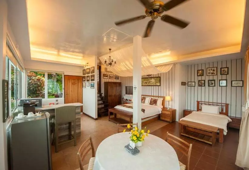 Sinurambi Bed & Breakfast   Mills Residence