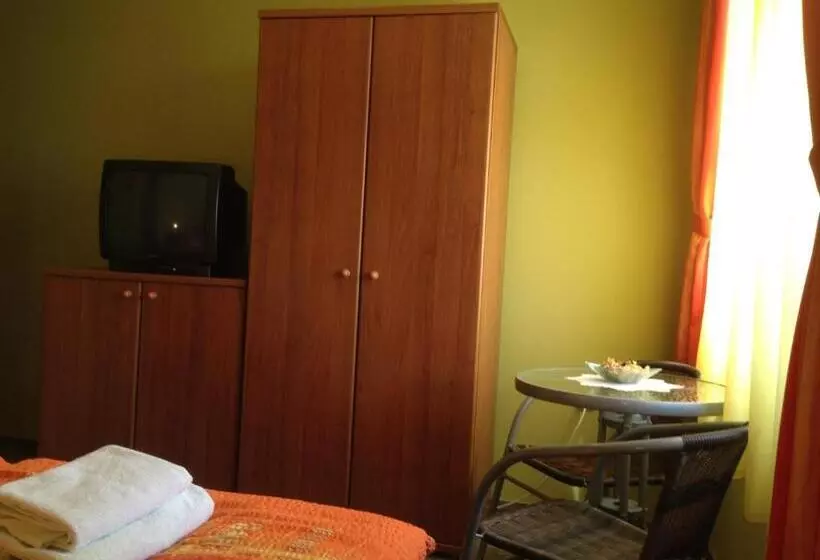 Aamiaismajoitus (B&B) Korona Panzió