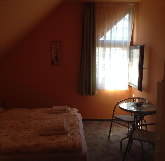 Bed and Breakfast Korona Panzió