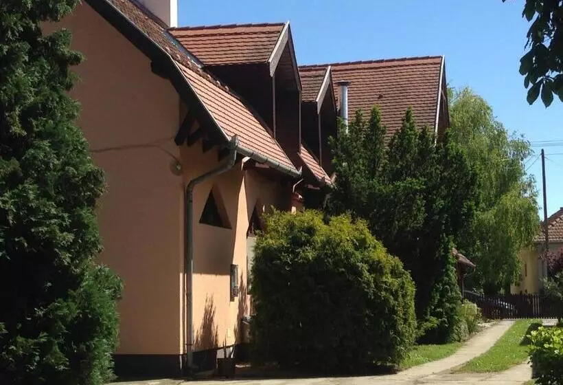 Aamiaismajoitus (B&B) Korona Panzió