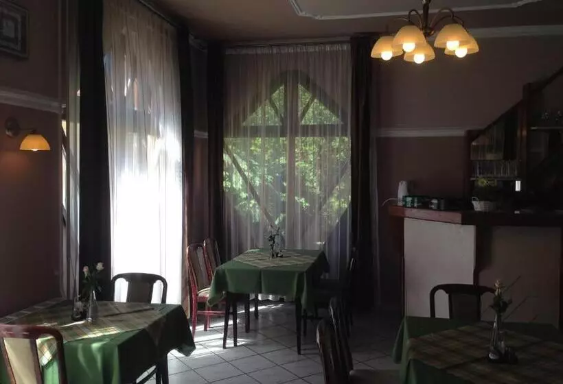 Aamiaismajoitus (B&B) Korona Panzió