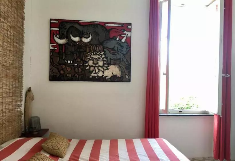 ベッドアンドブレックファースト La Casa Deva   Maison D Artistes