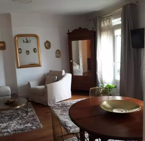 Hotelli Hôtel Saint Louis Chambres Et Appartement