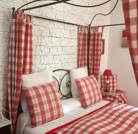 Hotelli Hôtel Saint Louis Chambres Et Appartement