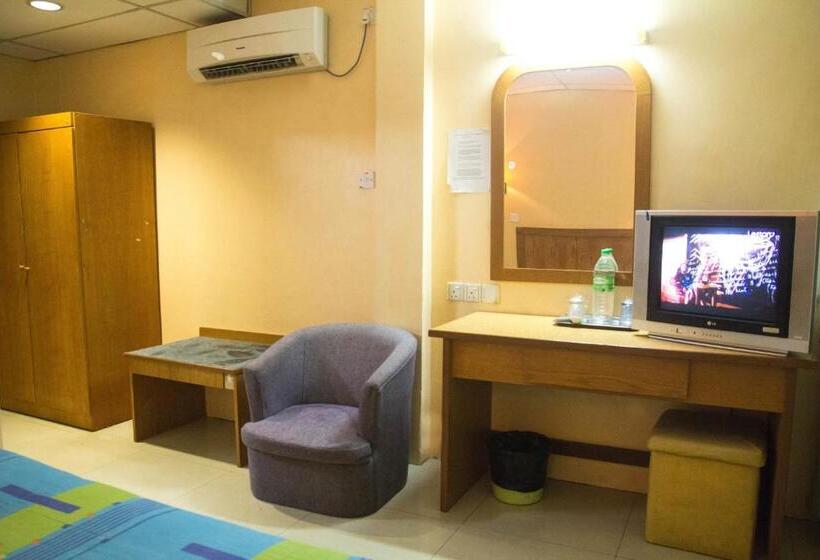 בית מלון כפרי Istana Monaco