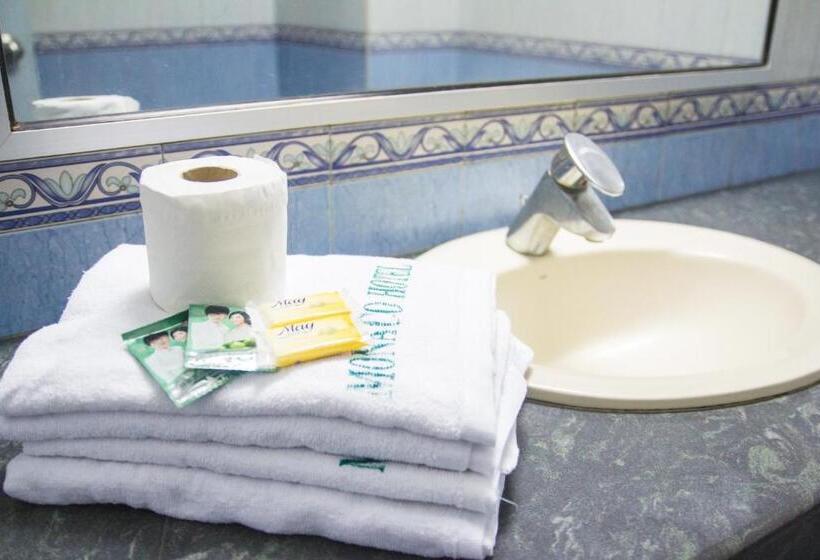 בית מלון כפרי Istana Monaco