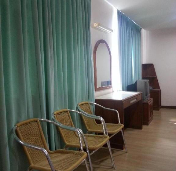 בית מלון כפרי Istana Monaco