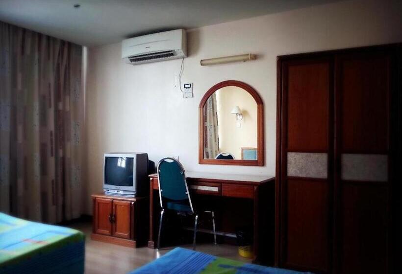 בית מלון כפרי Istana Monaco