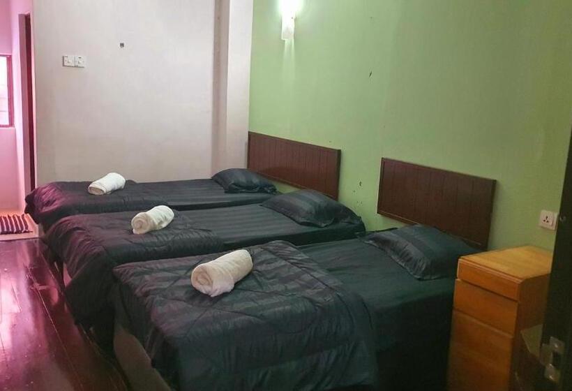 בית מלון כפרי Little India Heritage Villa