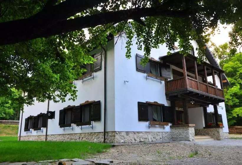 Majatalo Cabana Izvoranu