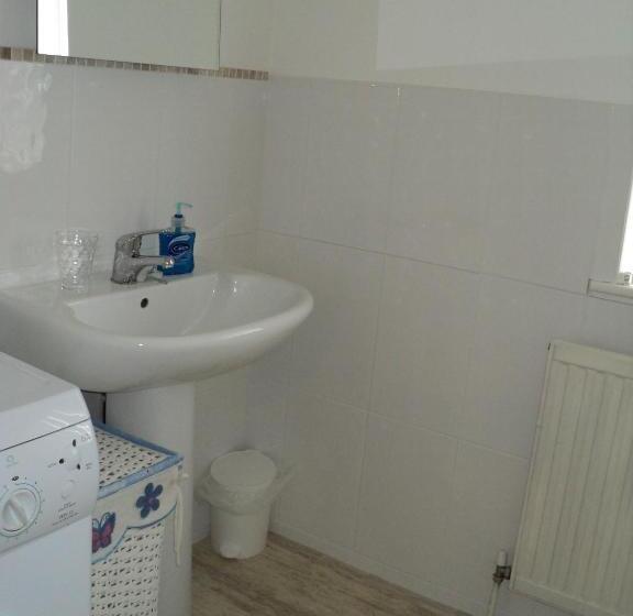 膳宿费 Maple Lodge