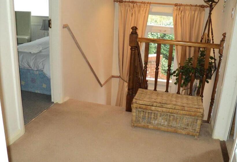 膳宿费 Maple Lodge