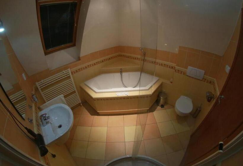 بنسيون Penzion Le Monde