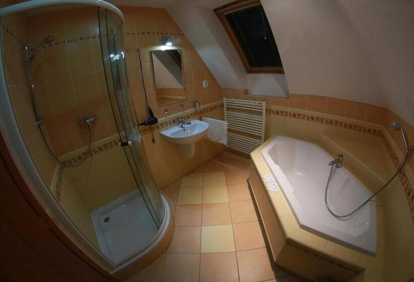 بنسيون Penzion Le Monde