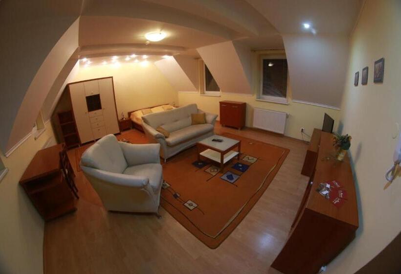 بنسيون Penzion Le Monde