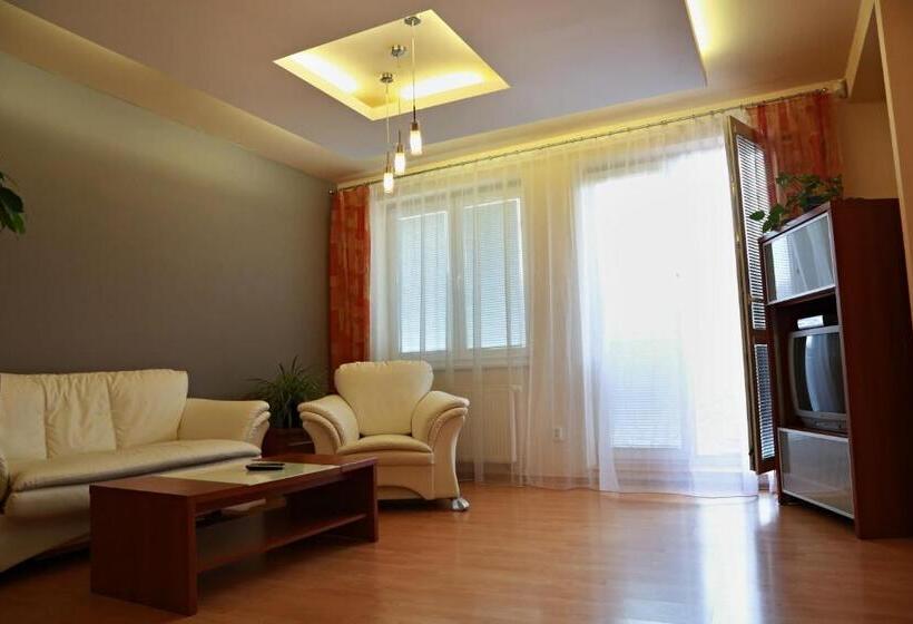 بنسيون Penzion Le Monde