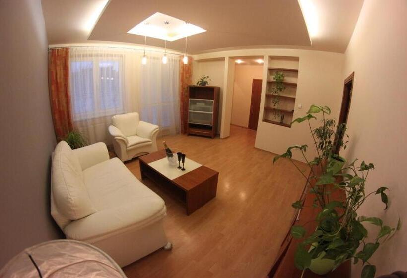 بنسيون Penzion Le Monde