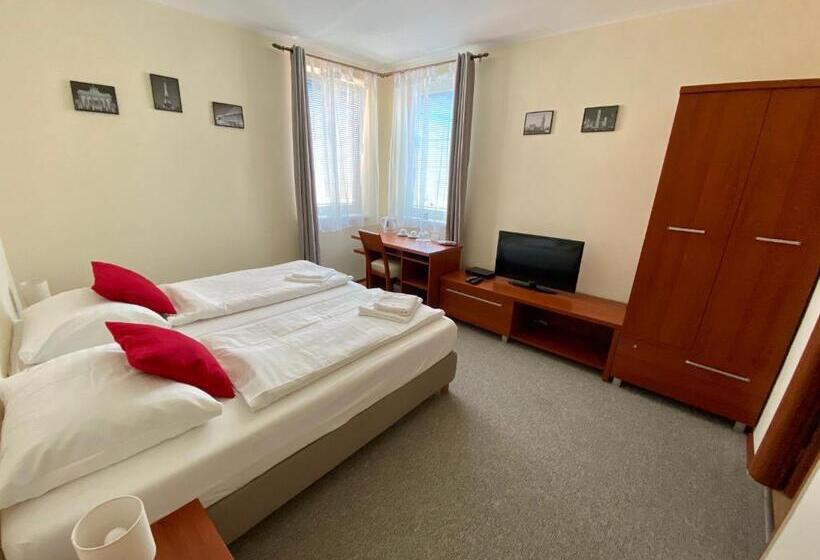 بنسيون Penzion Le Monde