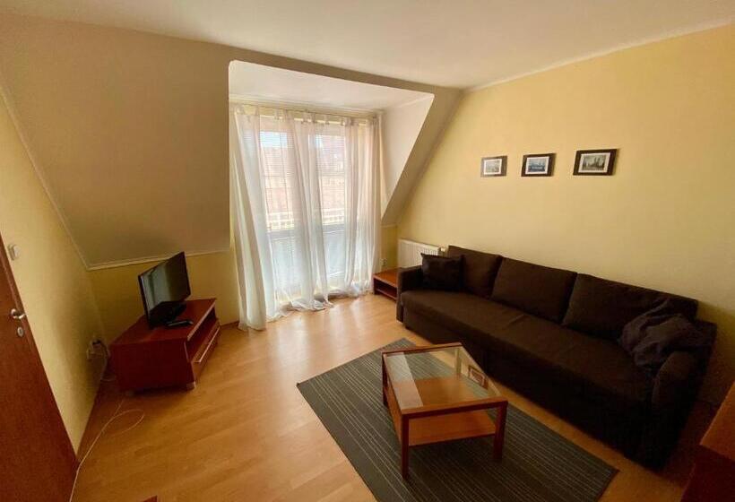 بنسيون Penzion Le Monde