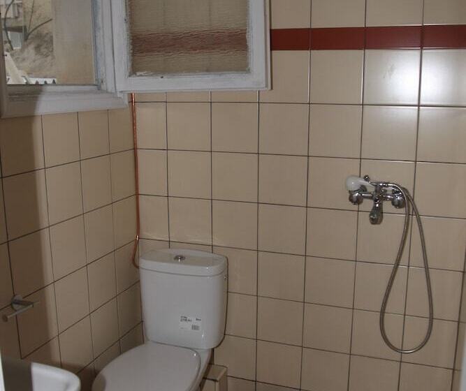 Annoula Studios And Apartments