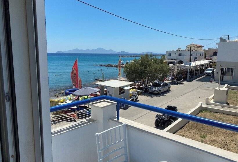 Annoula Studios And Apartments