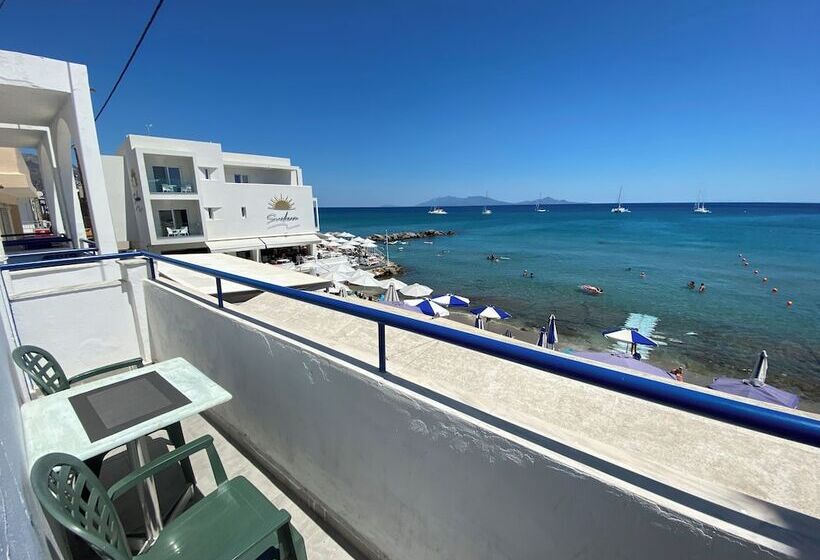 Annoula Studios And Apartments