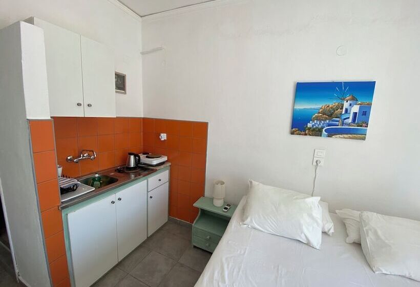 Annoula Studios And Apartments