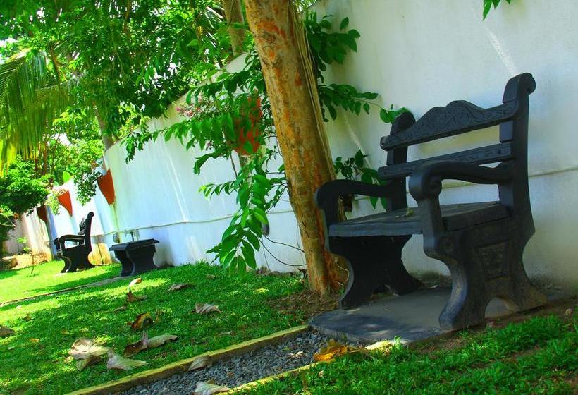 호텔 Vestal Wood Palace