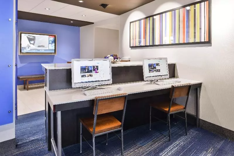 ホテル Holiday Inn Express & Suites   Kansas City   Lee S Summit, An Ihg