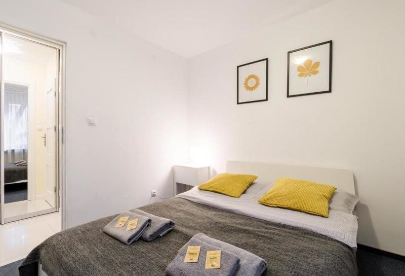 ホテル Key Apartments