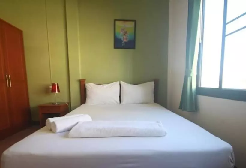 هتل My Place @ Surat