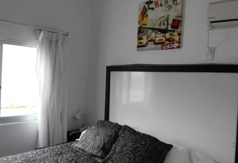 هتل The Smalleast