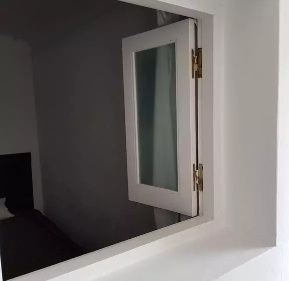 هتل The Smalleast