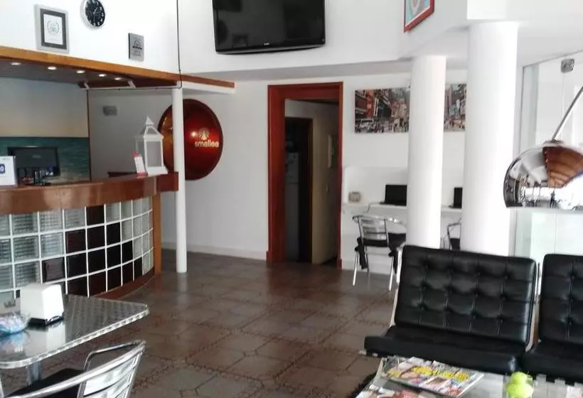 هتل The Smalleast