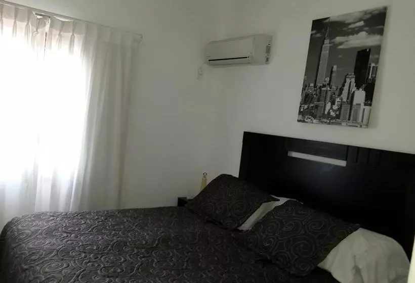 هتل The Smalleast