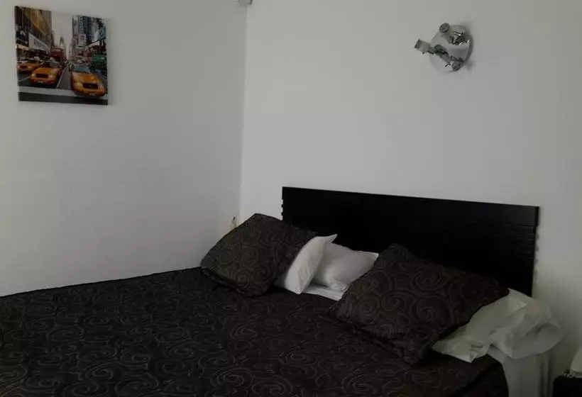 هتل The Smalleast