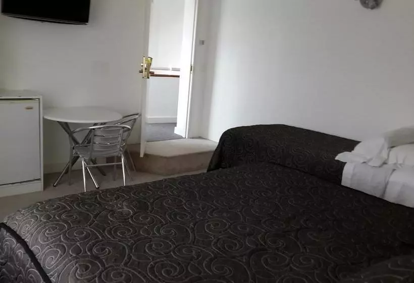 هتل The Smalleast