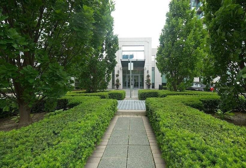 Kashaneh At Harrison Garden