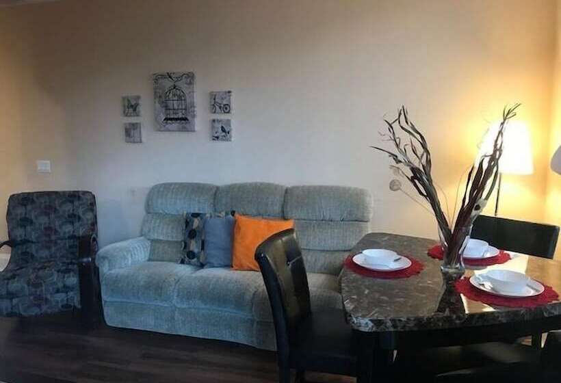 Kashaneh At Harrison Garden