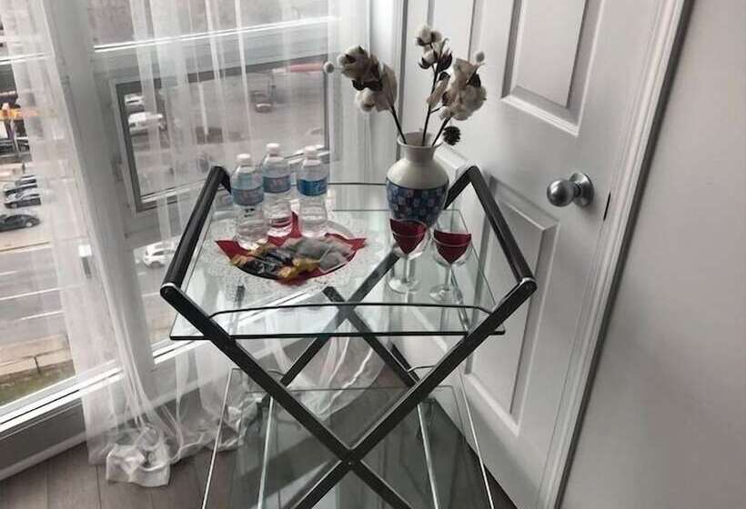 Kashaneh At Harrison Garden