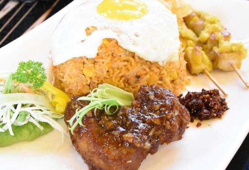 پانسیون Crown Beach Villas With Direct Access To The Bikini Beach